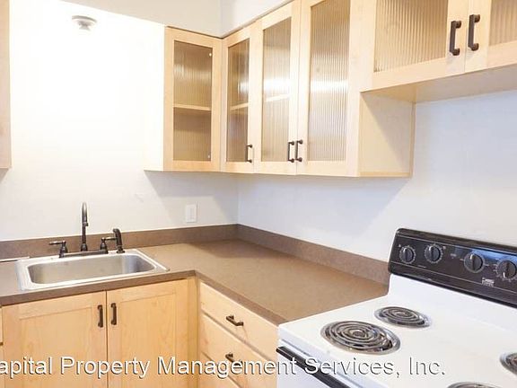 4th image of 2051 NW Irving St #6857897
