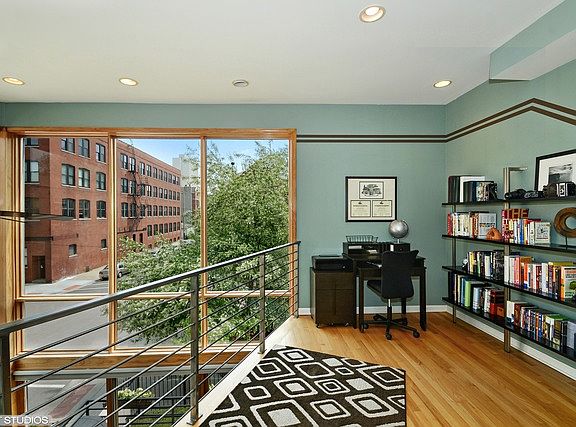 3rd image of 1086 N Paulina St #A