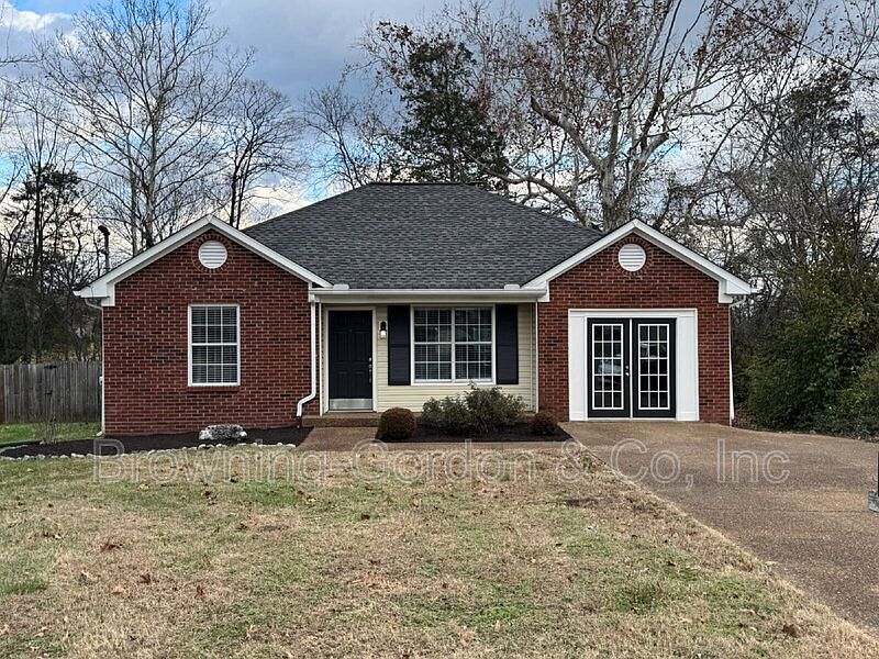 1st image of 1111 Cedarhill Ct