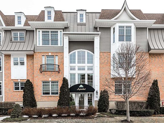 2nd image of 1297 Roosevelt Way