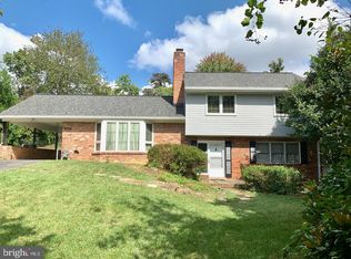 6372 Vale Ct, Alexandria, VA 22312