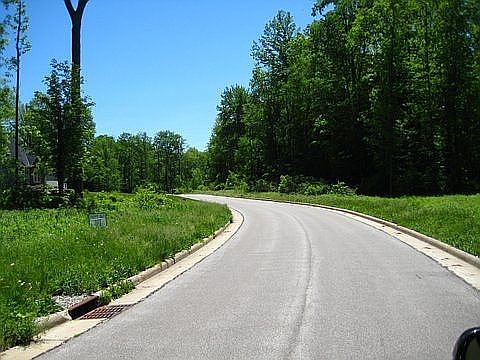 cul de sac road view