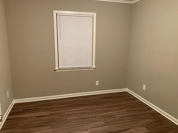 4th image of 3159 Beauchamp Dr