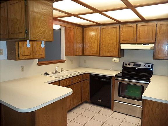 4th image of 1236 SW 126th St