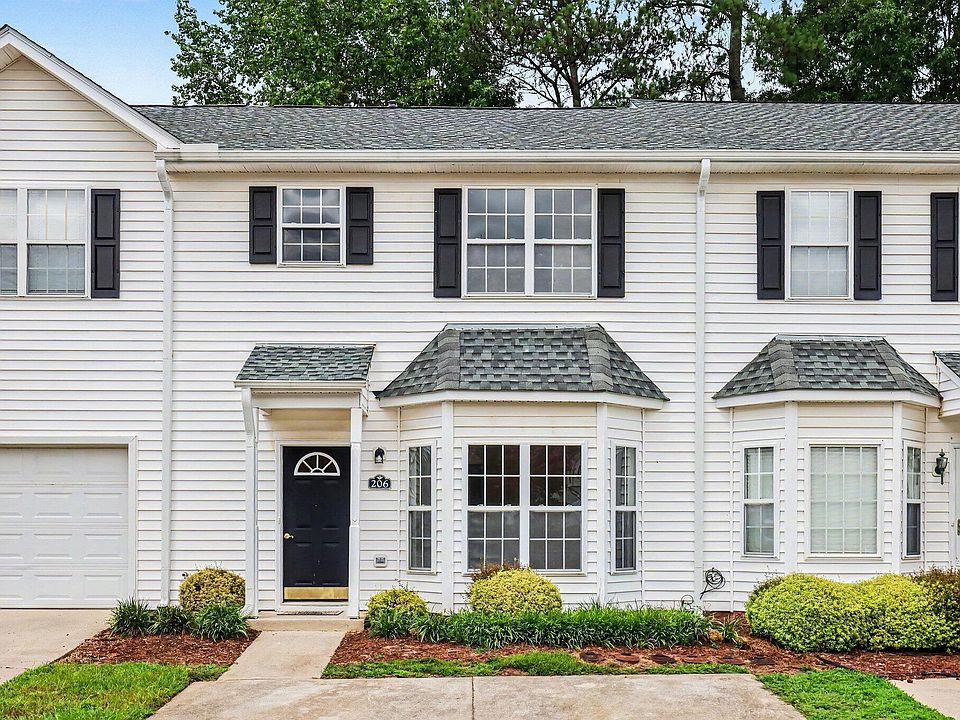 1st image of 206 Misty Groves Cir