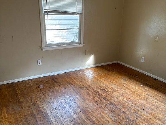 5th image of 2624 NW Lindy Ave
