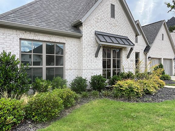 5th image of 2834 Midlake Dr