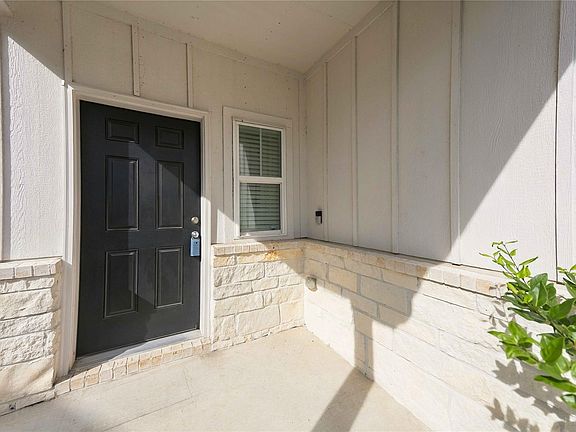 3rd image of 24520 Canyon Strata Ln