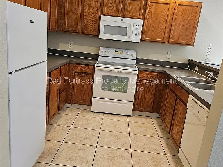 98 Milwaukee Blvd — Photo 2