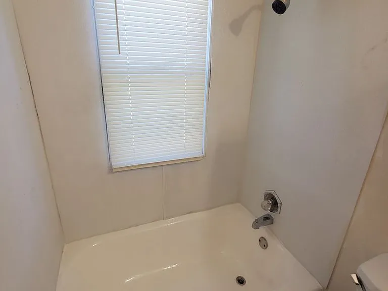 1532 S 13th St. (Duplex + Back Cottage) — Photo 4