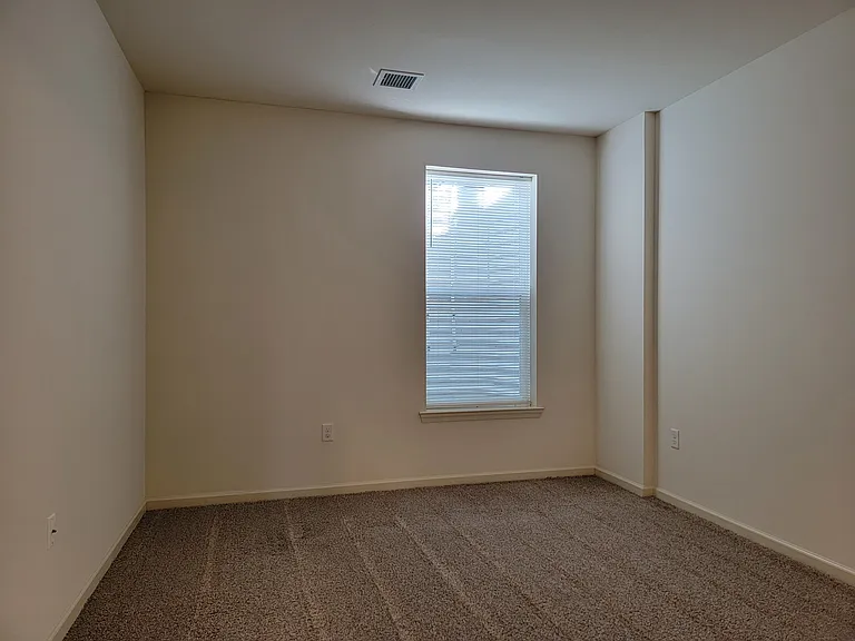 Holly Tree Apartments — Photo 49