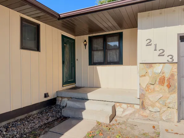 2123 W 37th St, Kearney, NE 68845