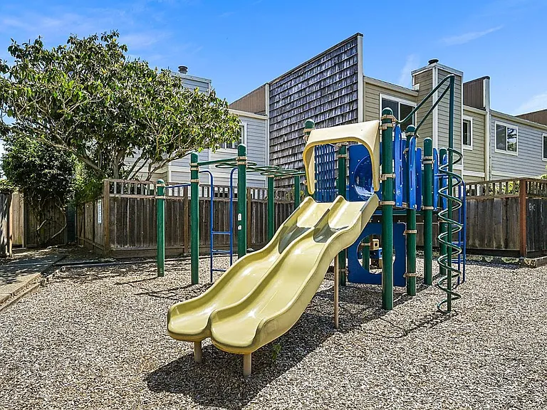 53 Prince Royal Dr — Photo 18