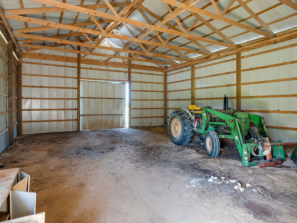 34th image of 134 N Harris Rd