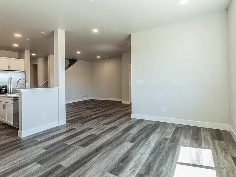 5748 Stone Fly Dr — Photo 23