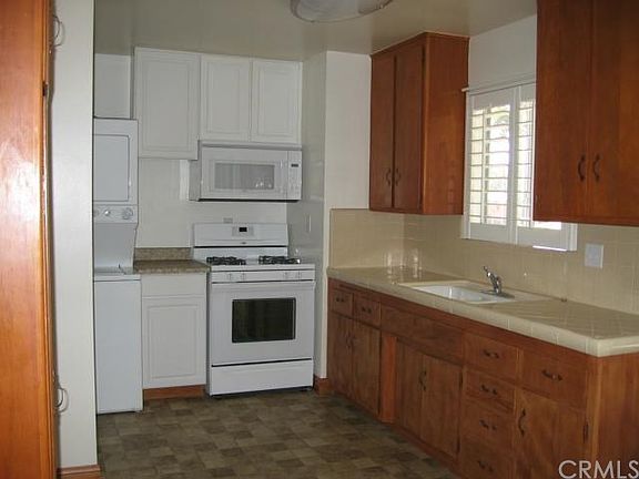 3rd image of 34840 Iris Ln