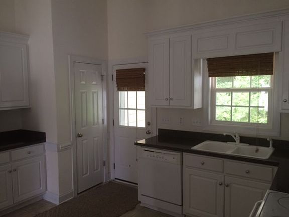 3rd image of 2504 Sawgrass Dr