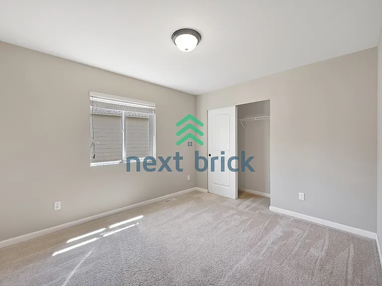 323 Graham Ave NE — Photo 14