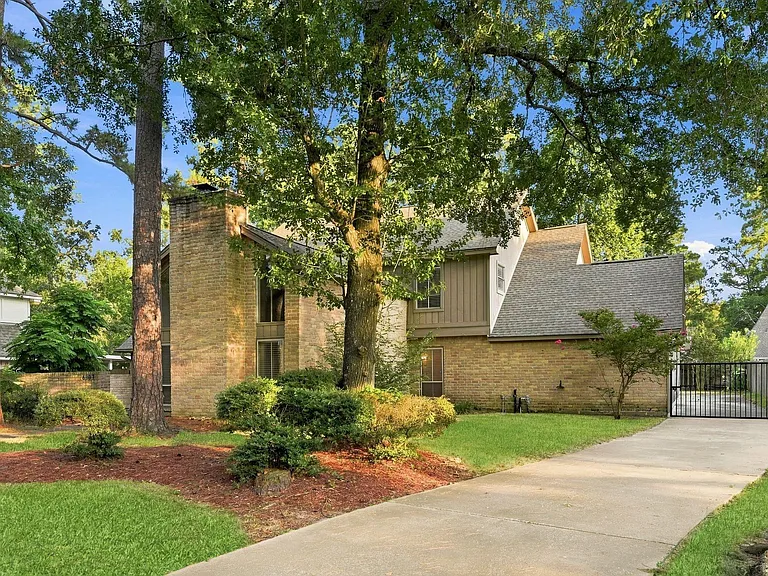 6307 Jadecrest Dr — Photo 3