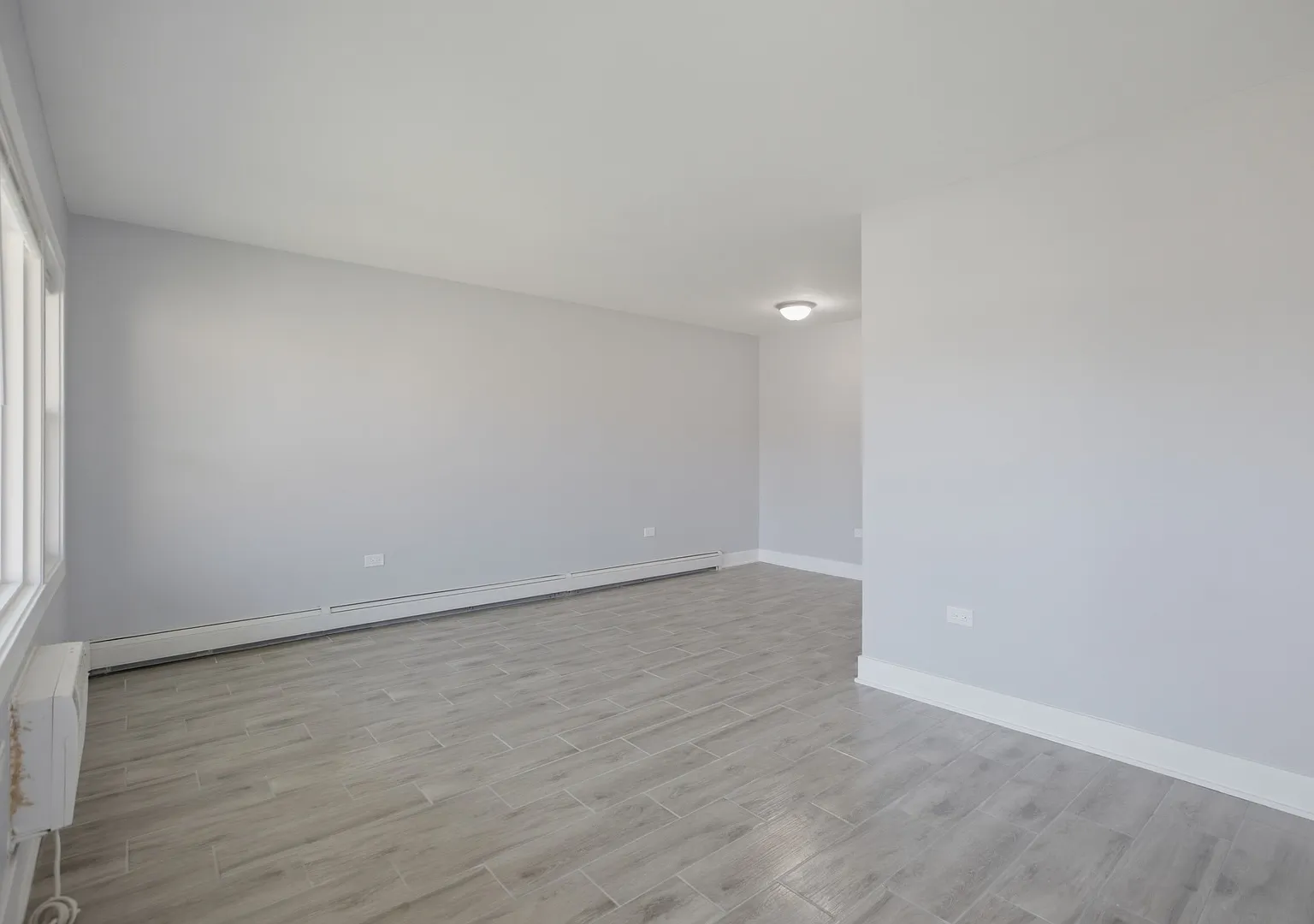 1 bed, 730 sqft, $1,300 — Photo 3
