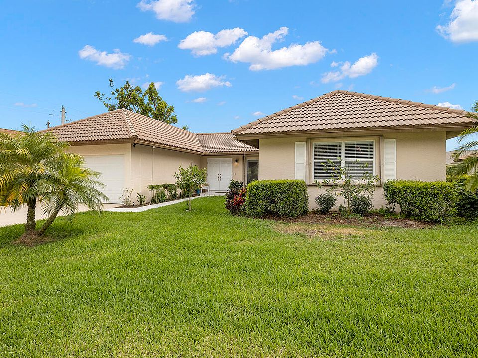 1st image of 10228 Greentrail Drive N