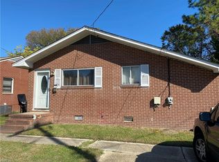 14 Henderson Ln, Hampton, VA 23663