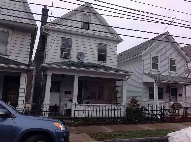 49 W Chestnut St photo 1