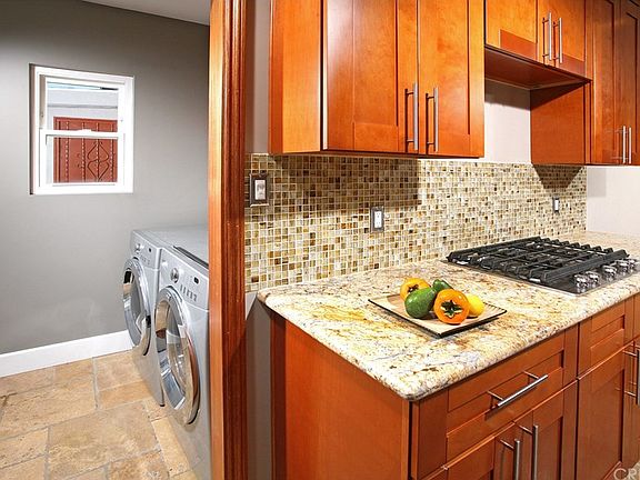 5th image of 3726 Edgehill Dr