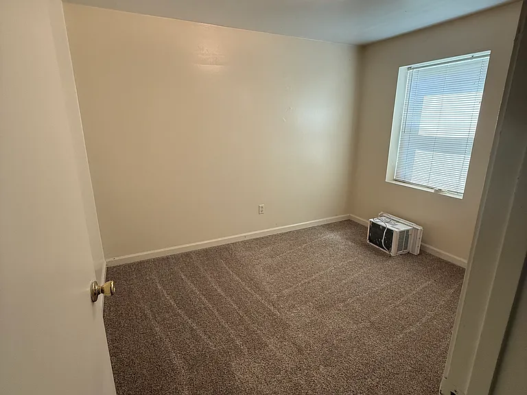 615 Davis St #B — Photo 3