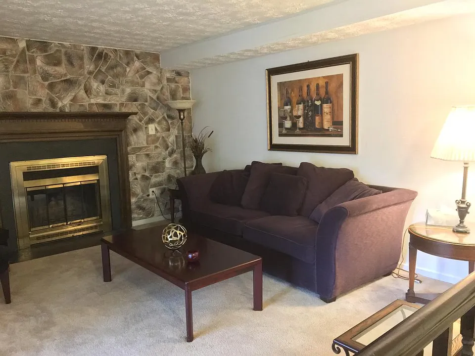 9512 Traverse Way