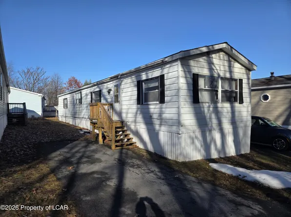 21 Quiet Cv, Pittston, PA 18640