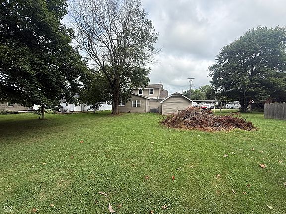 3rd image of 17 W Oak St
