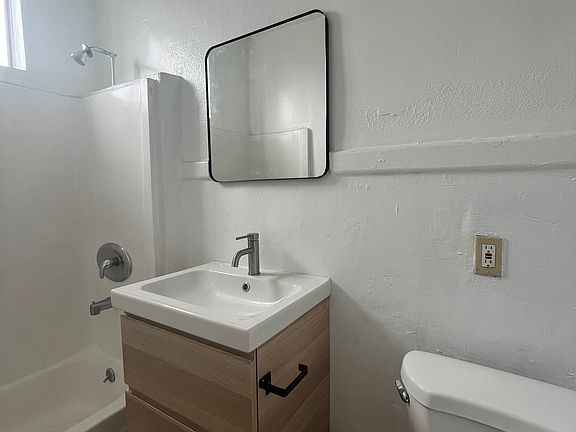 4th image of 10-1435 S Union Ave