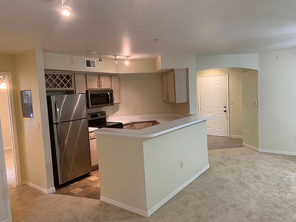 2nd image of 7220 Westpointe Blvd APT 1515