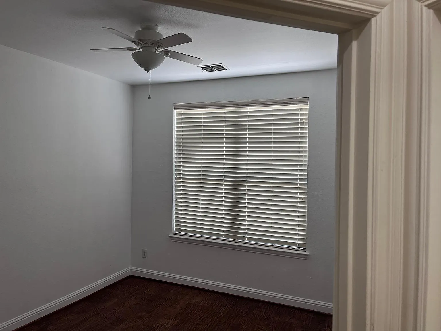 3 bed, 2.5 bath, 1690 sqft, $2,700 — Photo 4