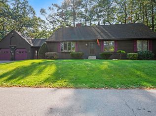 28 Beacon St, Amesbury, MA 01913