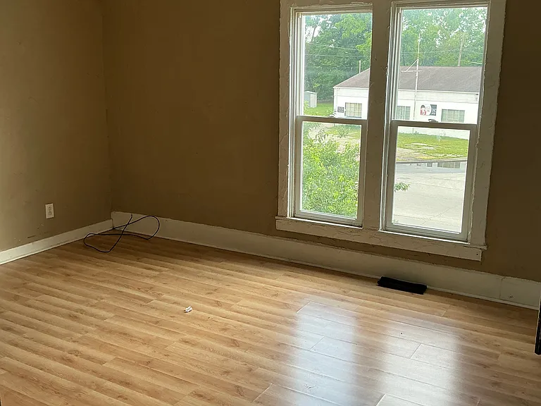 38 Richmond Ave — Photo 1