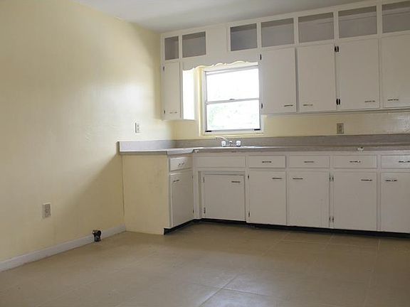 3rd image of 614 Booker Ave #A