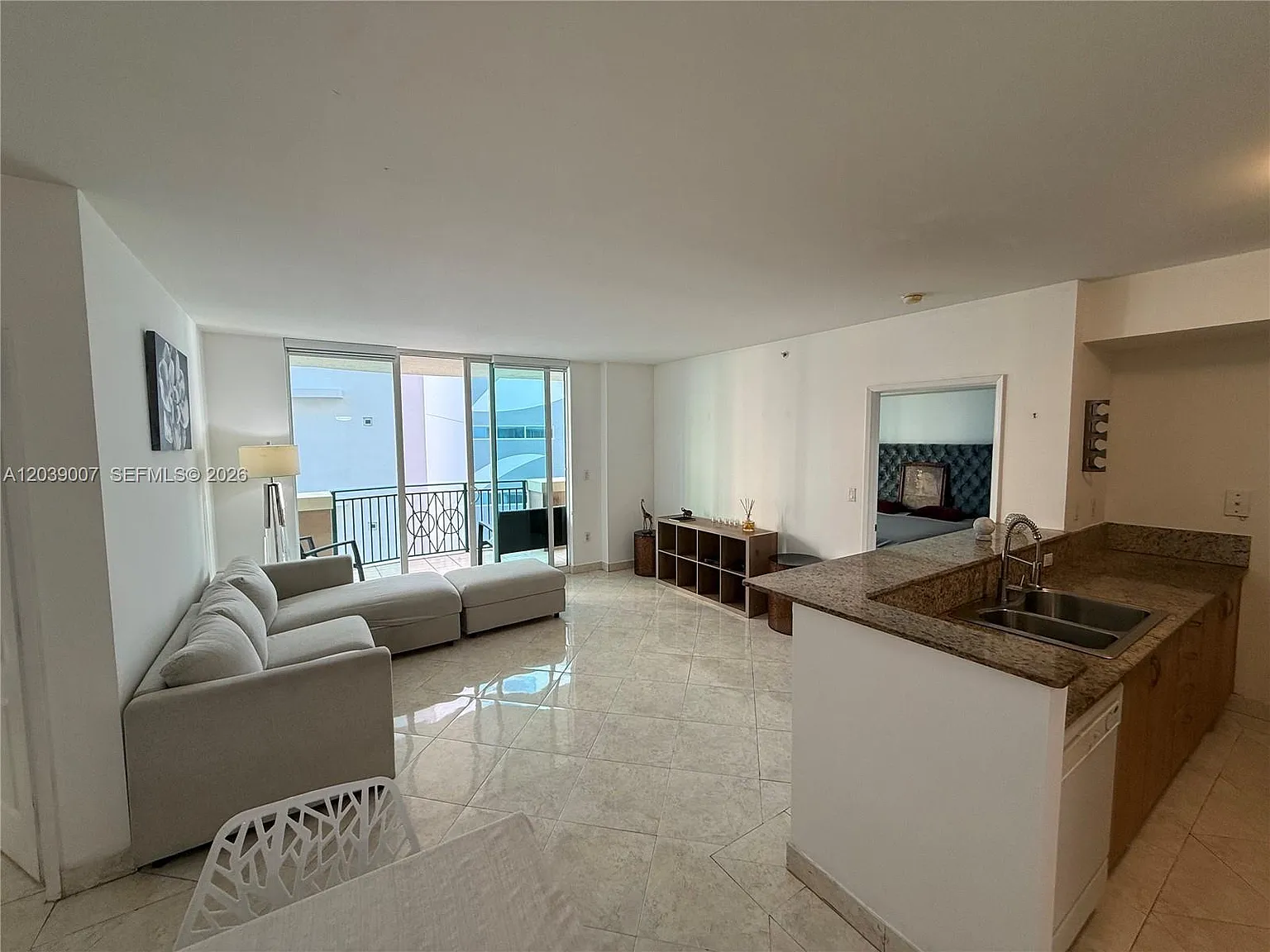 King David Of Sunny Isles — Photo 3