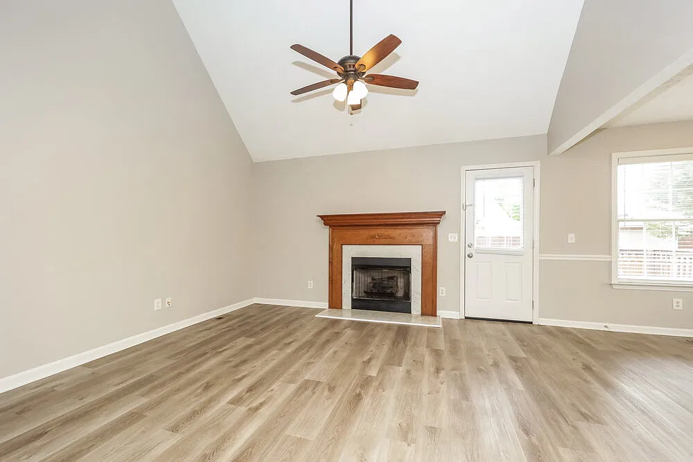 4 bed, 2.5 bath, 1974 sqft, $2,660 — Photo 4