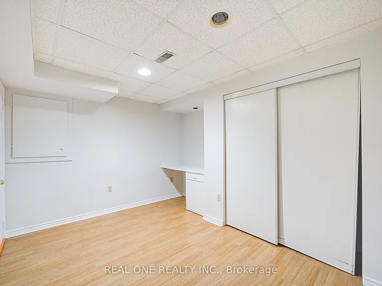 2593 Addingham Cres — Photo 39