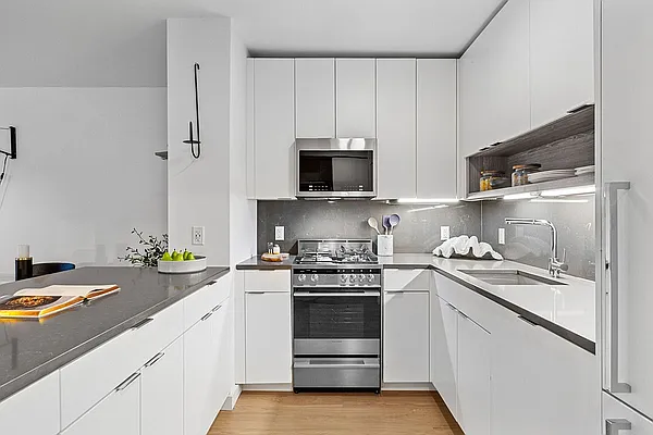 Rented by Living New York | media 31