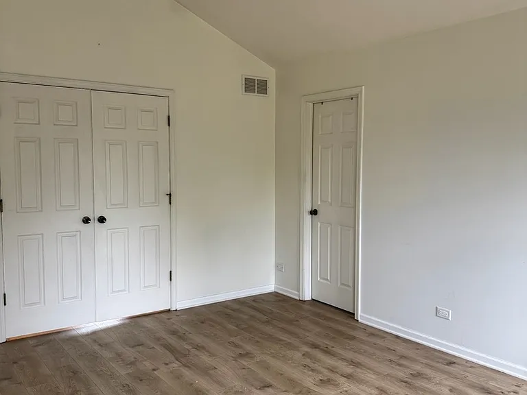 2404 Kenmore Ct — Photo 15