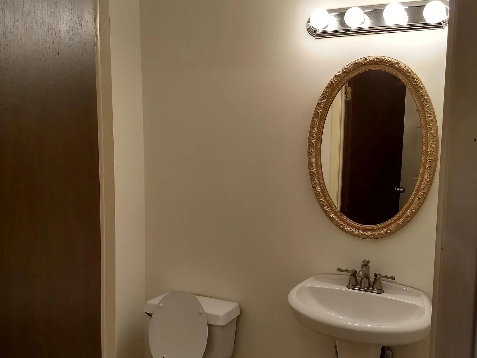 3 bed, 2.5 bath, 1620 sqft, $2,200 — Photo 4