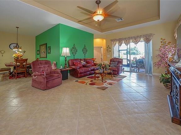 5th image of 2744 Devonoak Blvd