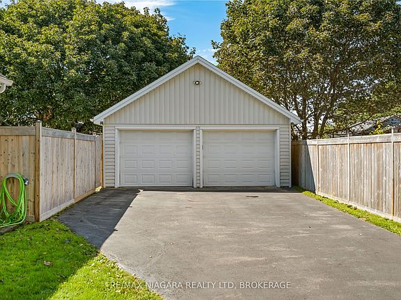 3rd image of 75 Knoll St