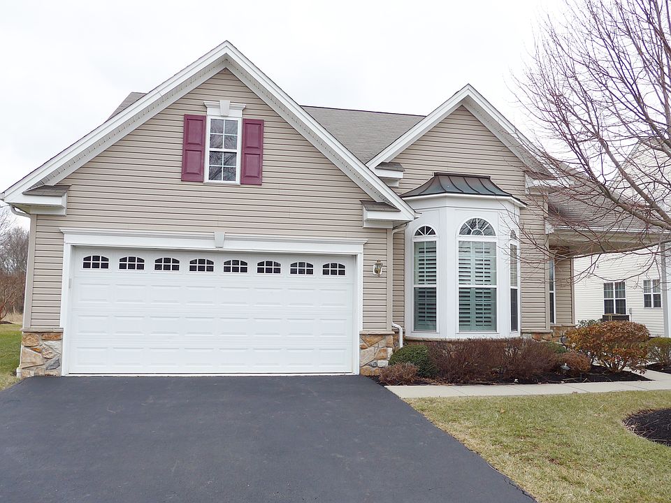 1st image of 19 Buckingham Dr