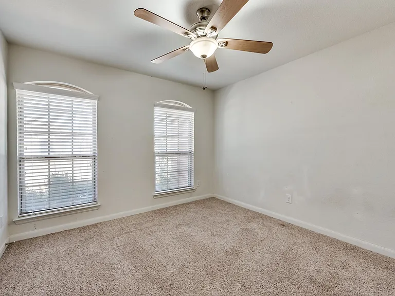 9112 Flying Eagle Ln — Photo 15