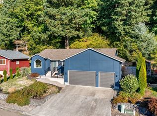 490 Apple Ln, Kelso, WA 98626