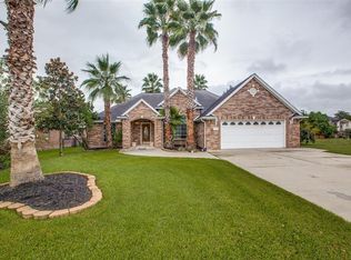 13900 Shoreline Dr, Willis, TX 77318
